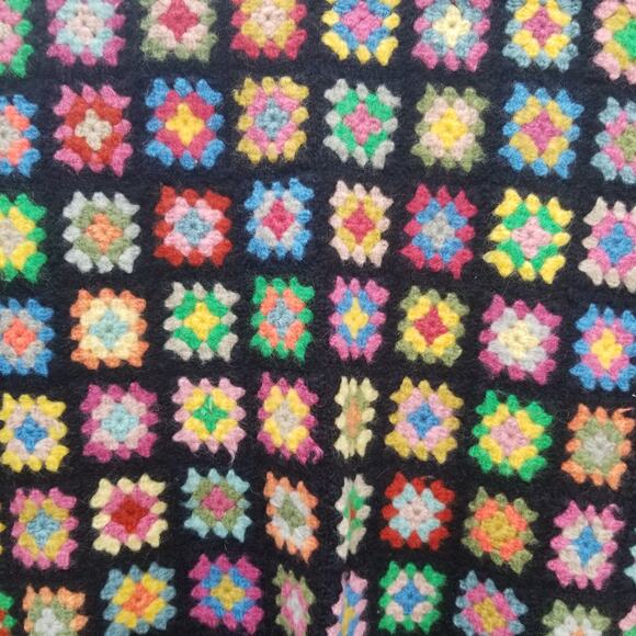Vintage Wool Granny Squares Throw Blanket - Picture 8 of 9
